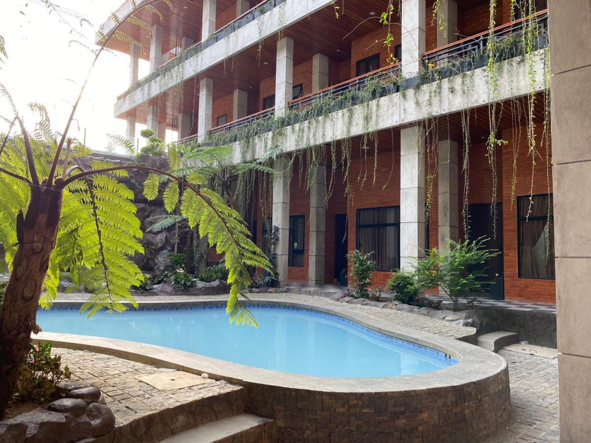 Pariban Hotel Berastagi Exterior photo