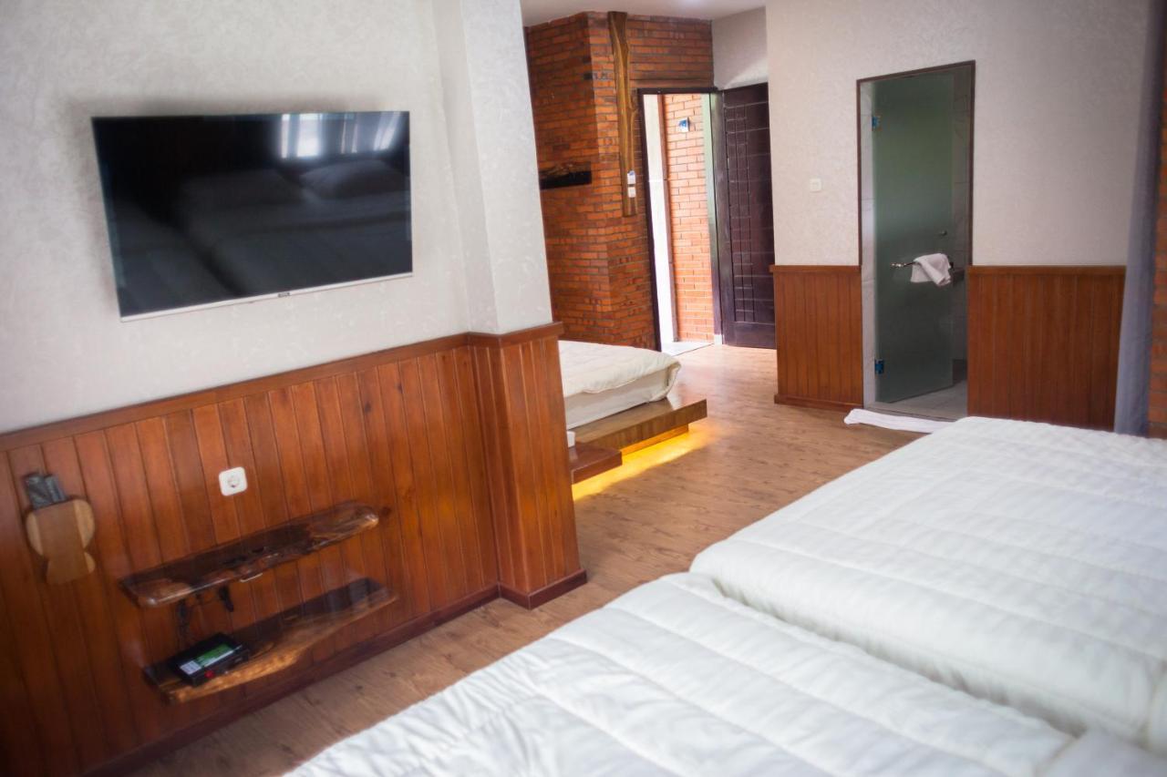 Pariban Hotel Berastagi Exterior photo